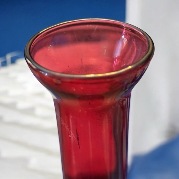 1970 Vintage Cranberry Etched-Crystal Tall Decanter w/Four Matching Tall Glasses - Picture 6 of 11